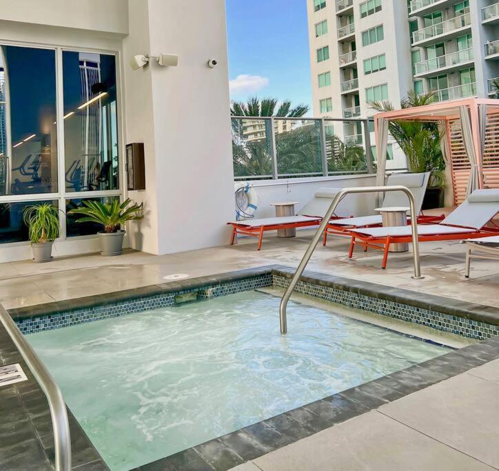 Miami High Town View 1610 Apartment Exterior photo