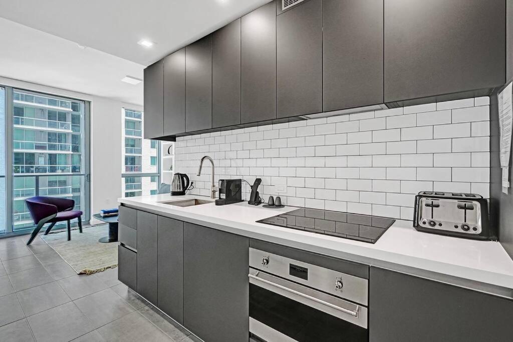 Miami High Town View 1610 Apartment Exterior photo
